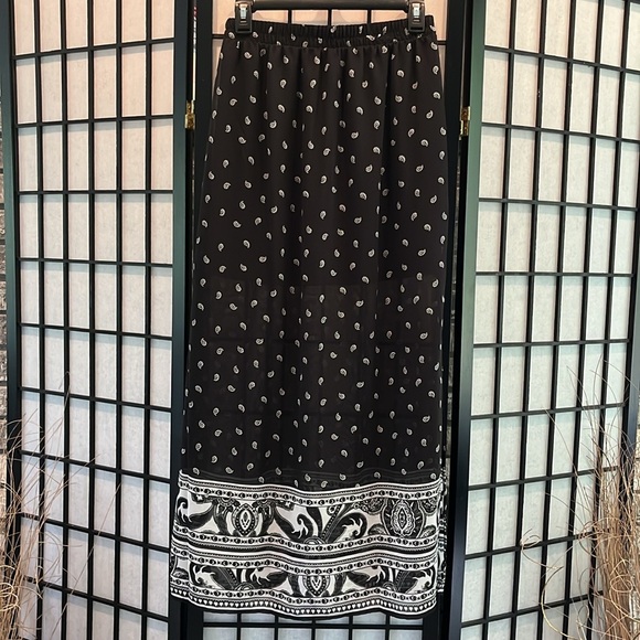 MODA INTL MAXI Skirt XS sexy sheer bottom side slits paisley print - Picture 2 of 9